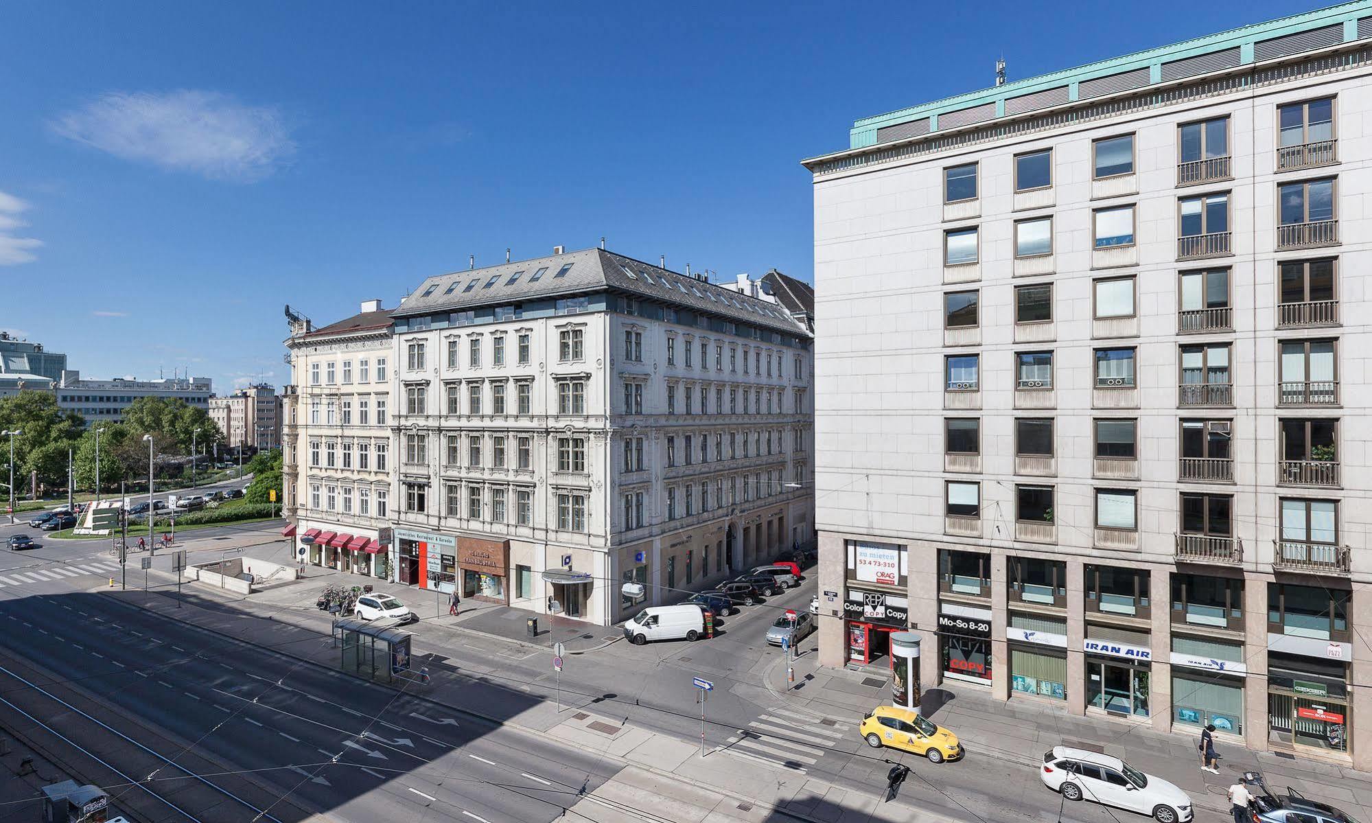 Living An Der Oper Hotel Vienne